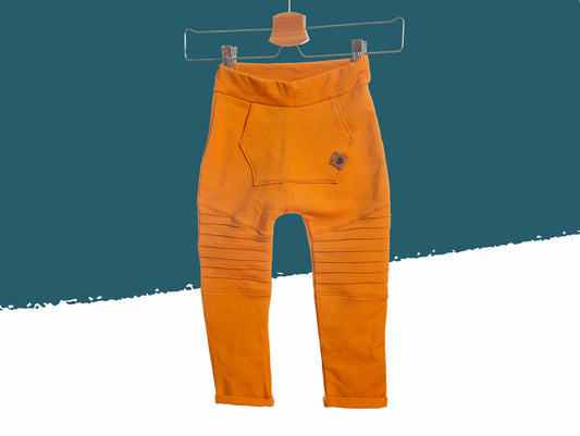 HosenLiebe „Senfgold“ – handgemachte Kinderhose aus Sweat